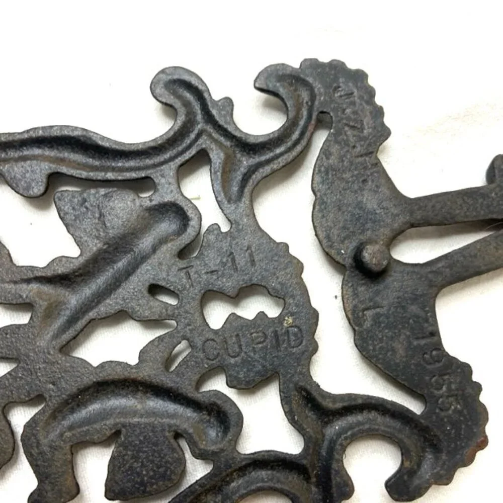 Vtg Cast Iron Trivet Wall Decor John Zimmerman Harner JZH‎ Cupid Cherubs Black